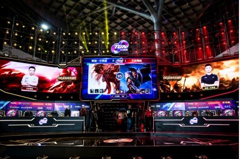 看似夸张的 看似夸张的